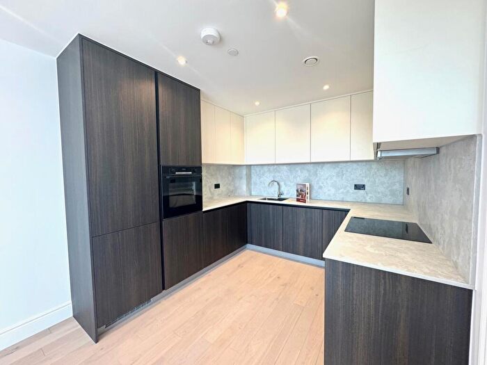 1 Bedroom Flat To Rent In High Road, Leyton, E10