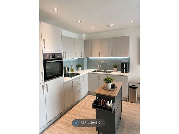 2 Bedroom Flat To Rent In Echo Court, Harrow, HA2