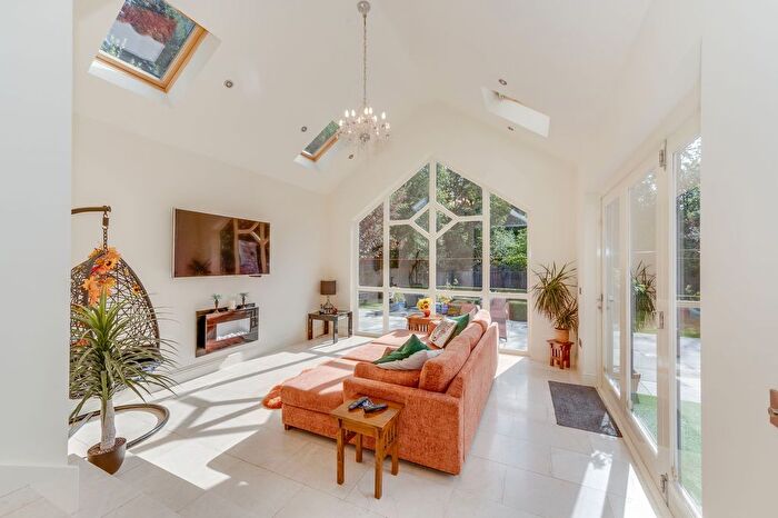 4 Bedroom Detached House For Sale In Ashbury Lane, Norton, S8