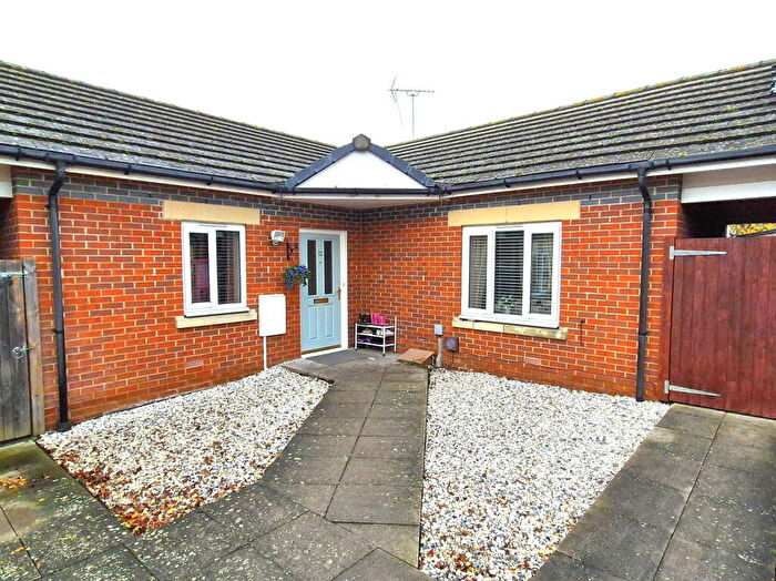 2 Bedroom Detached Bungalow For Sale In Walkers Close, Shefford, Bedfordshire, SG17