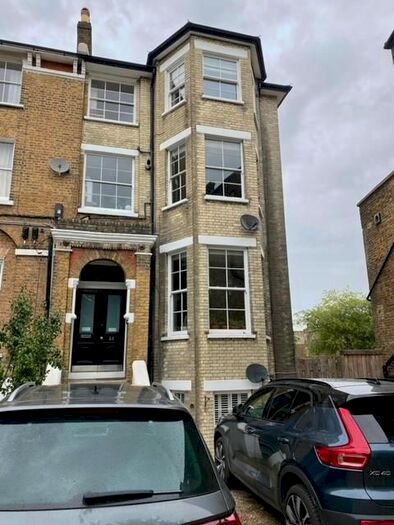 3 Bedroom Flat To Rent In St Floor Flat, East Dulwich Road, London, SE22