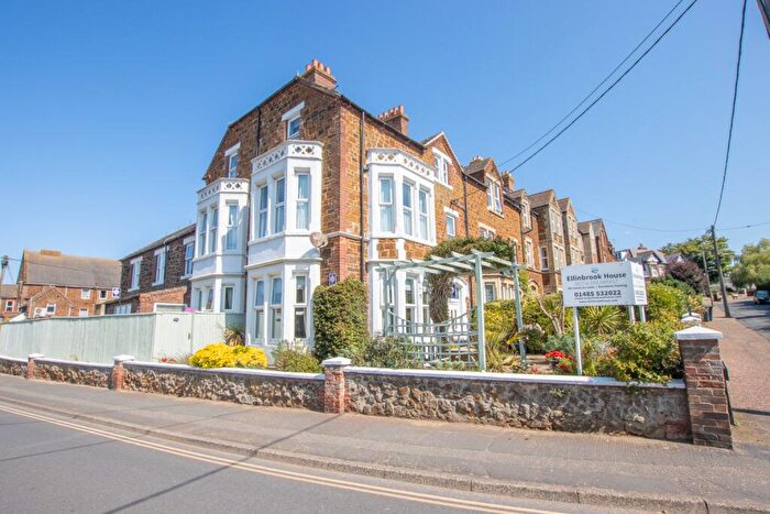 2 Bedroom Detached House For Sale In Avenue Road, Hunstanton, PE36