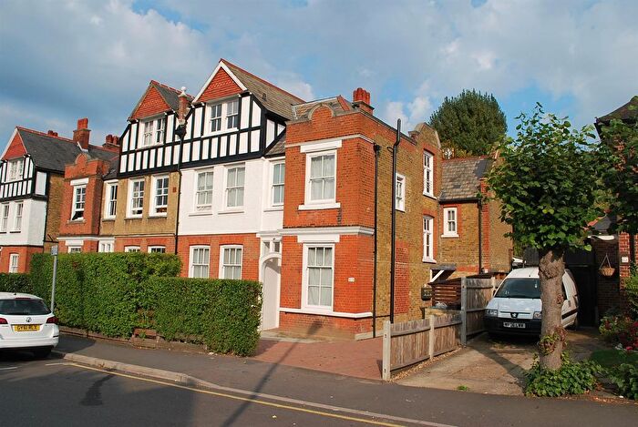 1 Bedroom Flat To Rent In Cranes Park, Surbiton, KT5