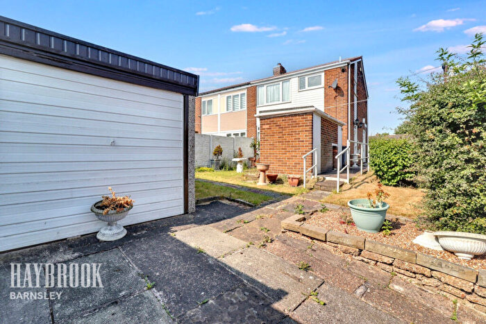 3 Bedroom Semi-Detached House For Sale In Blackheath Road, Athersley, S71