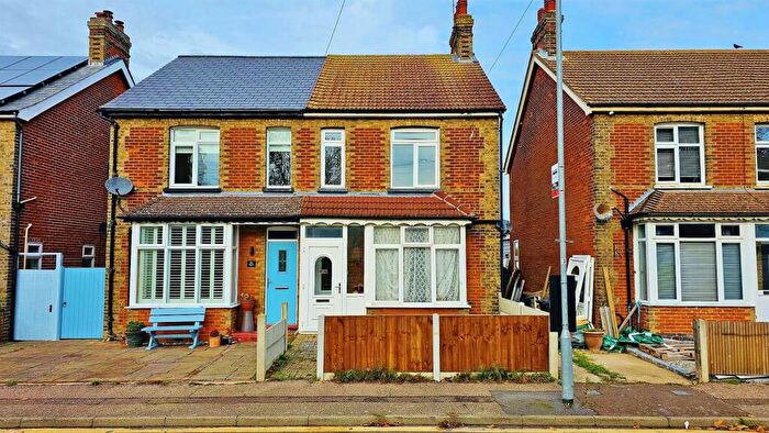 3 Bedroom Semi-Detached House For Sale In Naze Park Road, Walton On The Naze, CO14