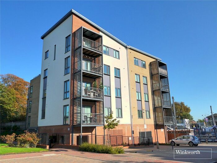 2 Bedroom Flat To Rent In Owen Court, Grade Close, Elstree, Hertfordshire, WD6