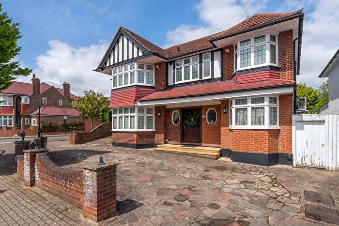 6 Bedroom Detached House For Sale In Audley Road, Ealing, W5