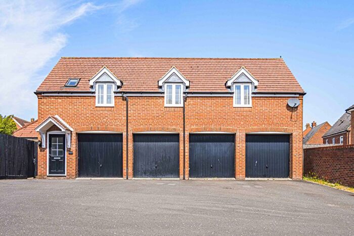 2 Bedroom Garage / Parking To Rent In Warbler Court, Apsley, HP3