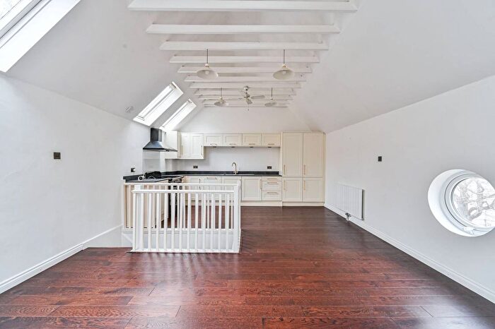 2 Bedroom End Terrace House To Rent In Robinscroft Mews, Greenwich, London, SE10
