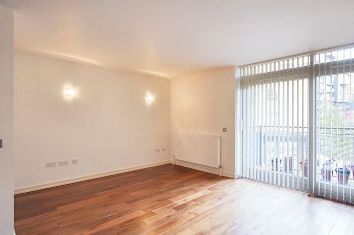 1 Bedroom Flat To Rent In West Parkside, London, SE10