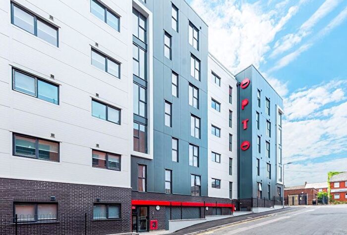 1 Bedroom Flat For Sale In Dumfries Street, Luton, LU1