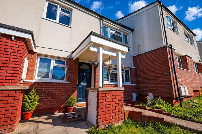2 Bedroom Flat To Rent In Summer Court, Hemel Hempstead, HP2