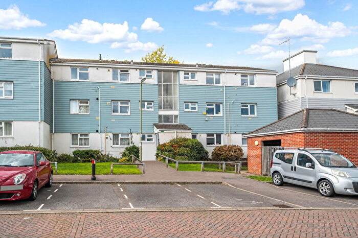 2 Bedroom Flat For Sale In Shelley Close, Basingstoke, RG24