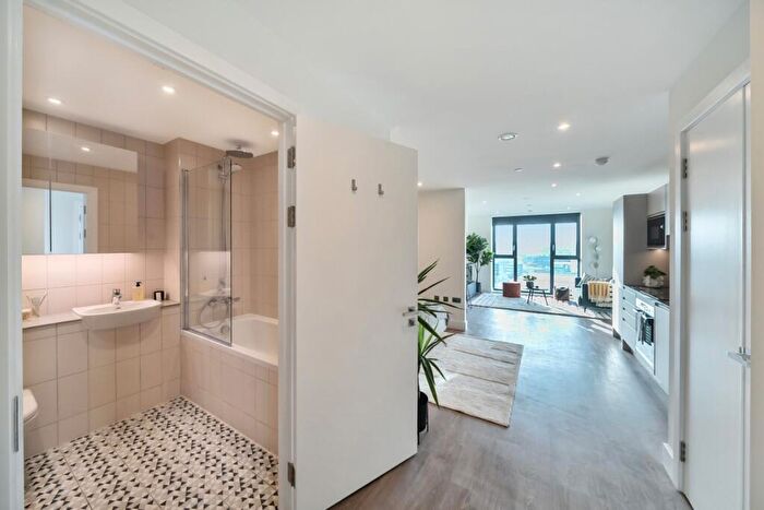 Apartment To Rent In Uncle Leeds, Whitehall Leeds, LS12