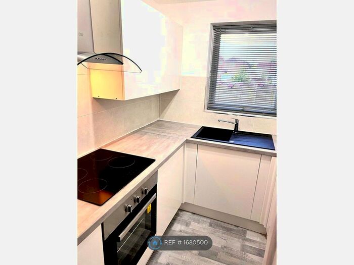 Studio To Rent In James Close, Wivenhoe, CO7