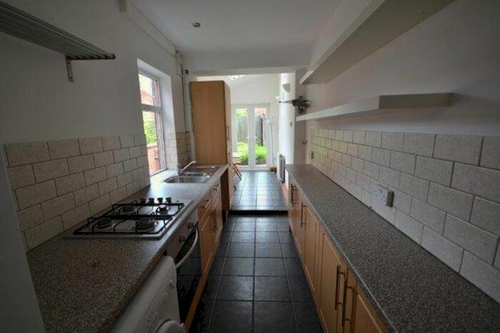 3 Bedroom Terraced House To Rent In Hartopp Road, Leicester, LE2