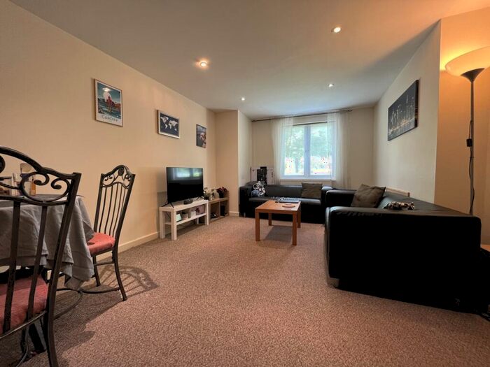 2 Bedroom Flat To Rent In Amalfi House, Lloyd George Avenue, CF10