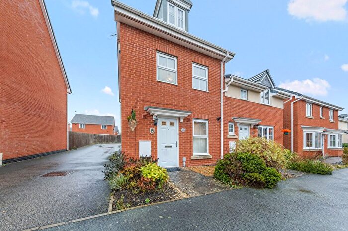 3 Bedroom Semi-Detached House For Sale In Fairmont Drive, Great Sankey, WA5