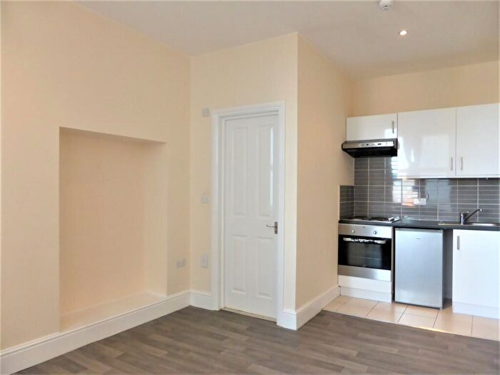 Apartment To Rent In Church Road -, P11