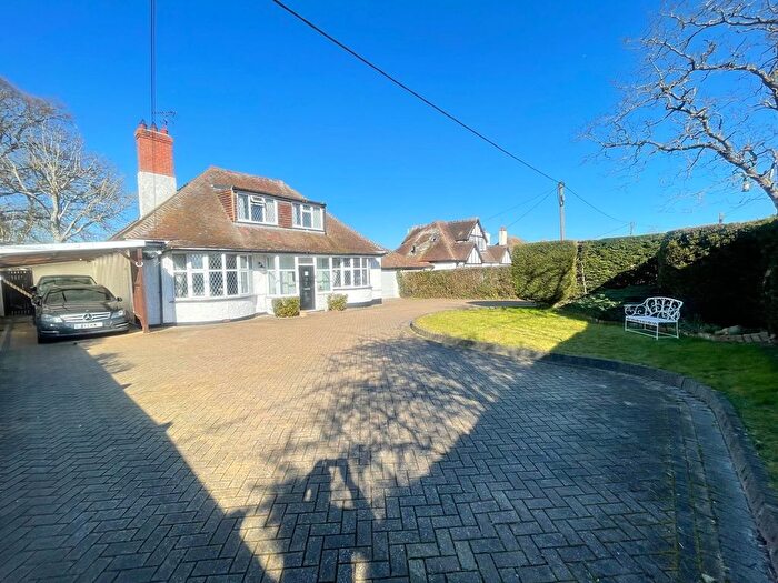 4 Bedroom Detached House For Sale In Dormy Houses, East Mersea, CO5