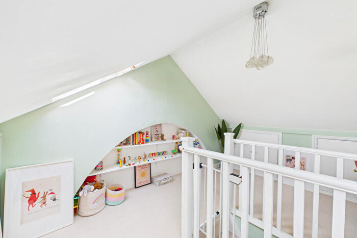 2 Bedroom Cottage For Sale In Crescent Road, Hemel Hempstead, HP2