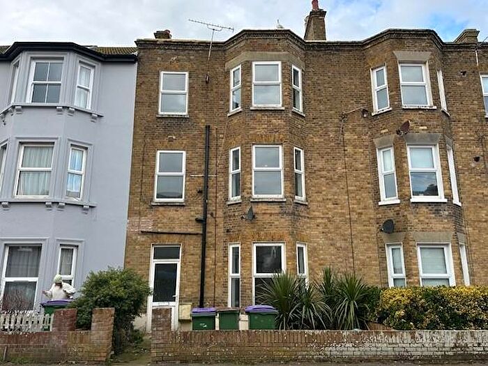 3 Bedroom Flat To Rent In Albert Road, Hythe, CT21