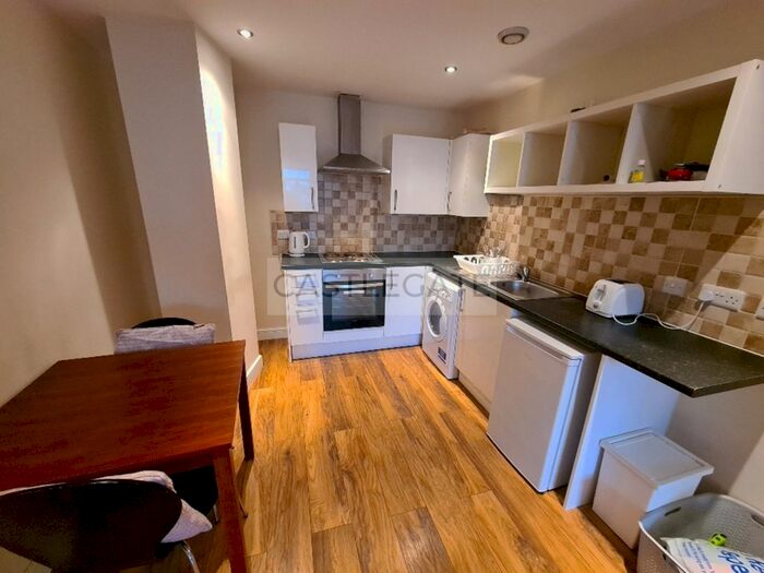 1 Bedroom Flat To Rent In Westgate Apartments, Huddersfield, West Yorkshire, HD1