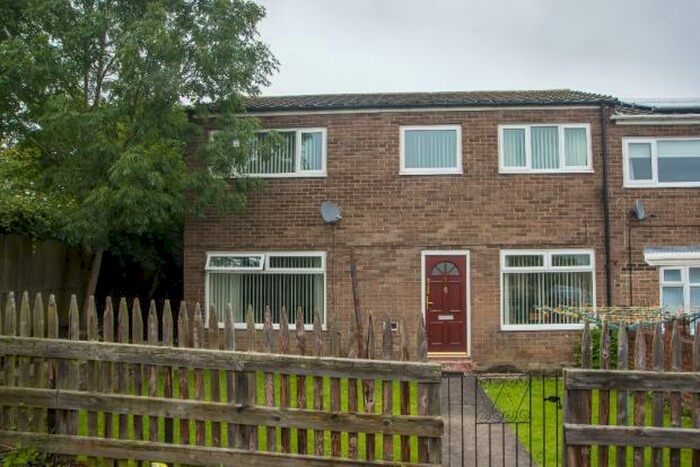 3 Bedroom Semi-Detached House To Rent In Forestbourn Court, NE5