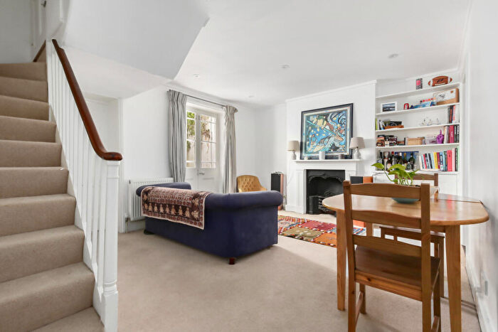 2 Bedroom Apartment To Rent In Albert Street, London, NW1