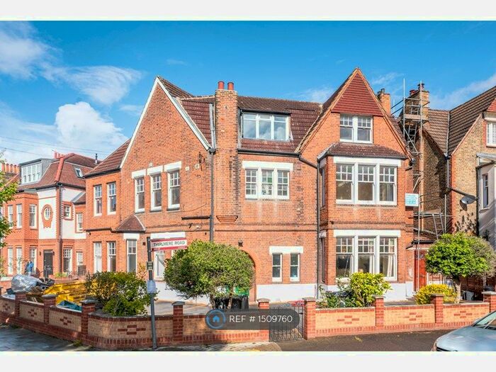 3 Bedroom Flat To Rent In Rydal Road, London, SW16