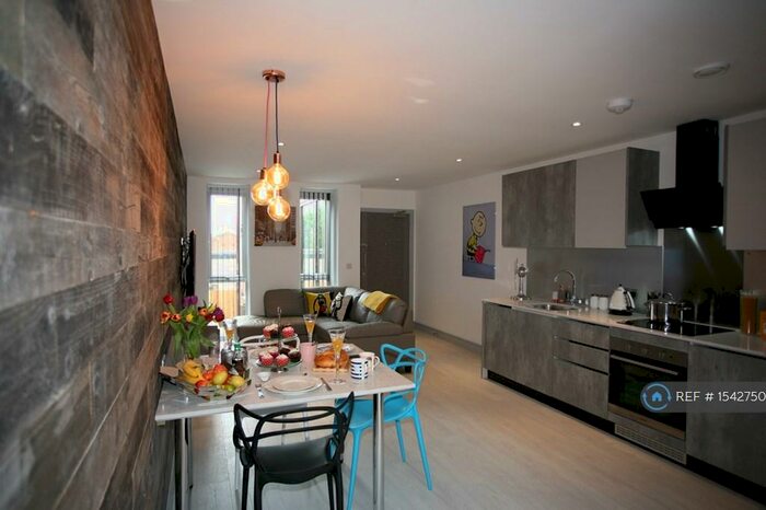 3 Bedroom Flat To Rent In Elliott Apartments, Birmingham, B29