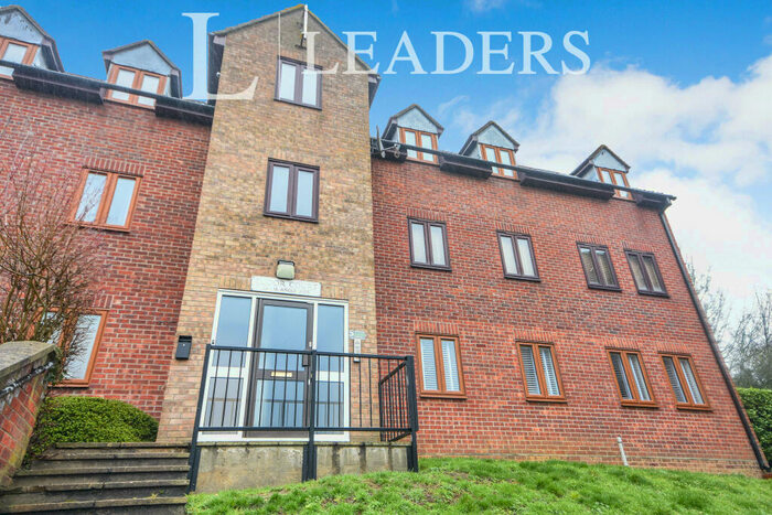 2 Bedroom Apartment To Rent In Tudor Court, Braintree, CM7