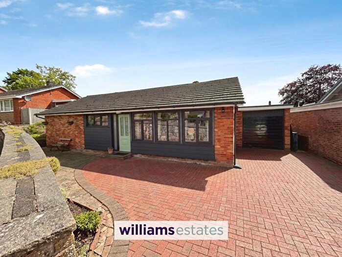 3 Bedroom Detached Bungalow For Sale In Bryn Coch, Ruthin, LL15