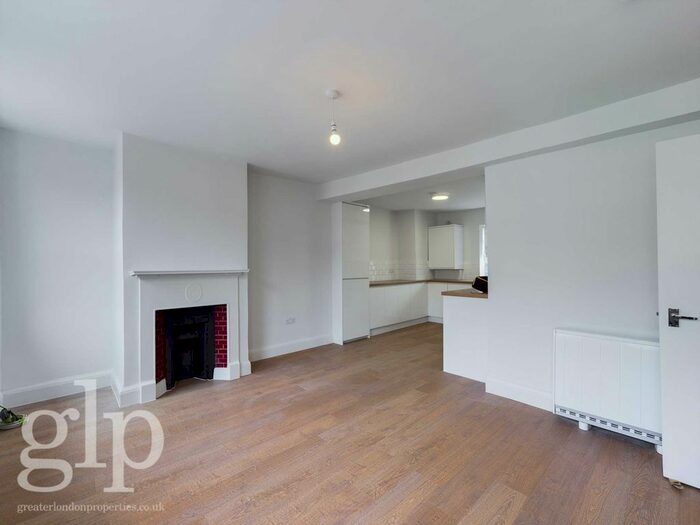 2 Bedroom Flat To Rent In Rugby Street, Bloomsbury, WC1N
