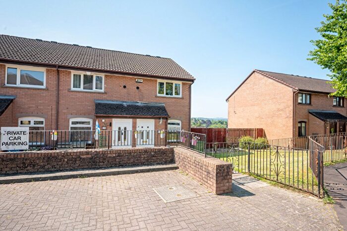 2 Bedroom End Of Terrace House For Sale In Hillside Road, Mansewood, G43