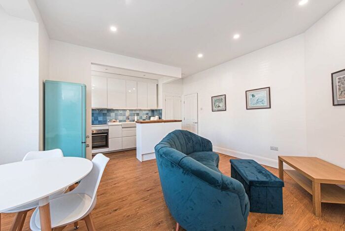 1 Bedroom Flat To Rent In Park Road, High Barnet, Barnet, EN5