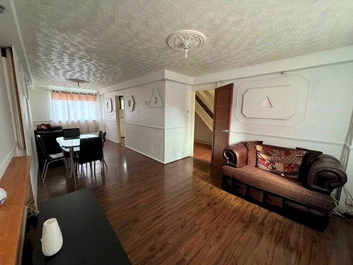 3 Bedroom Terraced House To Rent In Ivy Road, London, E16