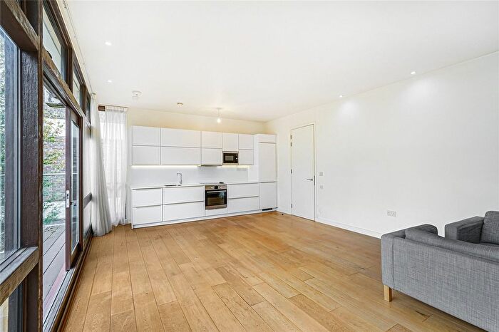 2 Bedroom Flat To Rent In Cabanel Place, Lollard Street, London, SE11