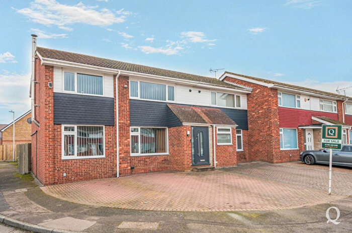 4 Bedroom End Of Terrace House For Sale In Gladstone Drive, Sittingbourne, Kent, ME10