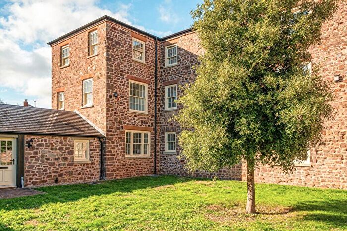 2 Bedroom Flat For Sale In Perreyman Square, Tiverton, Devon, EX16