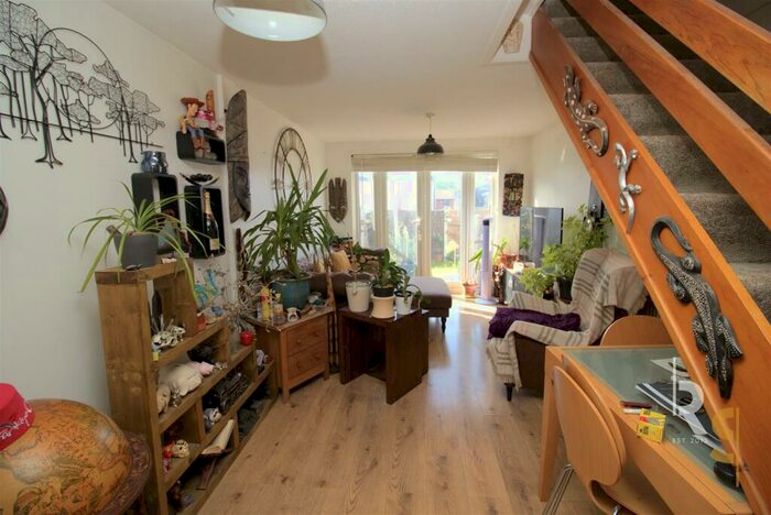 2 Bedroom House To Rent In Stapleford Close, Chingford, E4