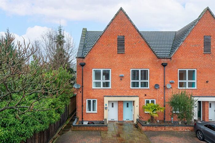 3 Bedroom Town House To Rent In The Cherries, NG11