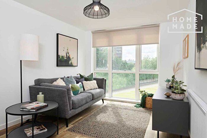 1 Bedroom Flat To Rent In Wellington Park Way, Leeds, LS1