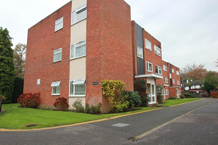 2 Bedroom Flat To Rent In Horsell, Woking, GU21