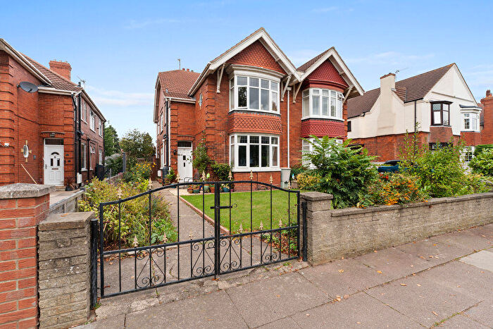 1 Bedroom Flat For Sale In Weelsby Road, Grimsby, DN32