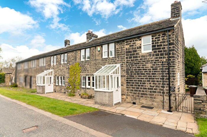 5 Bedroom Cottage For Sale In Cross Lane, Stocksmoor, HD4
