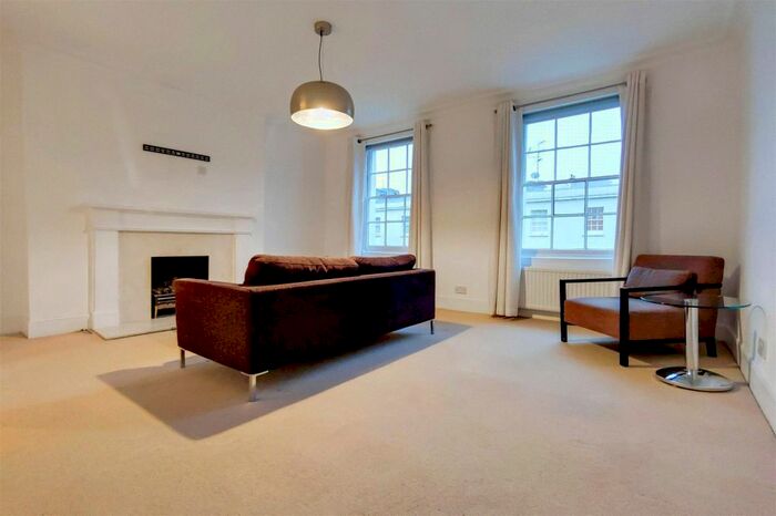 2 Bedroom Flat To Rent In York Street, Marylebone, London, W1H