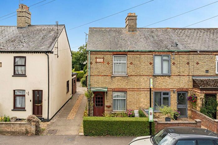 3 Bedroom End Of Terrace House For Sale In Clifton Road, Henlow, SG16