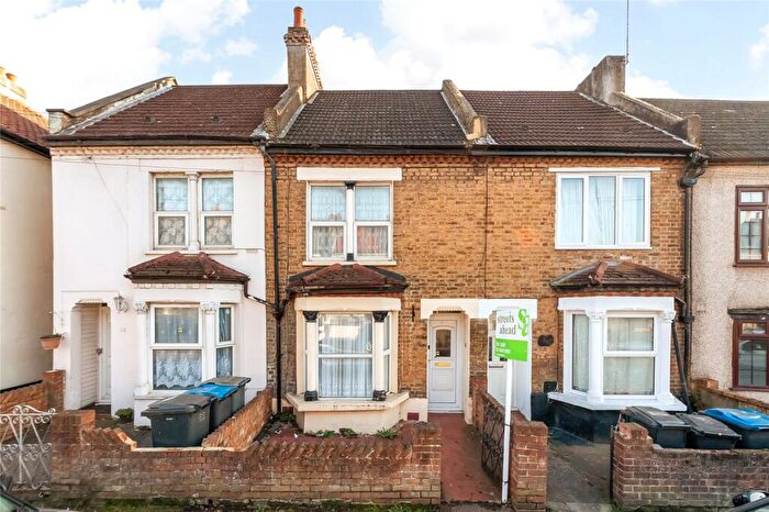 2 Bedroom Terraced House For Sale In Northwood Road, Thornton Heath, CR7