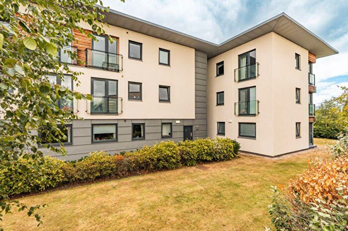 3 Bedroom Flat For Sale In / Burnbrae Place, Edinburgh, EH12